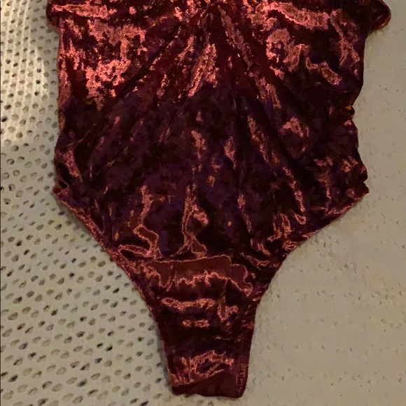 New pink velvet bodysuit - Picture 5 of 7